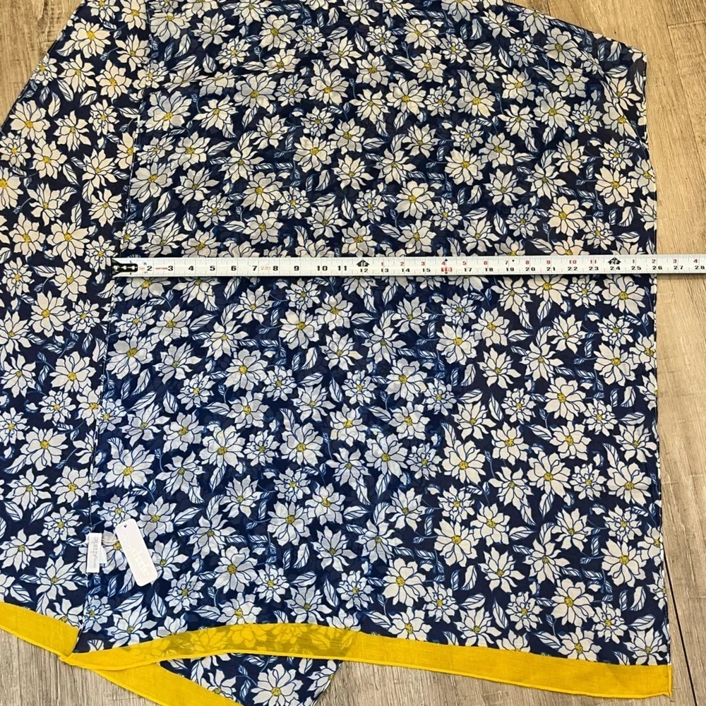 NWT Charming Charlie Blue and Yellow Floral Daisies Scarf
